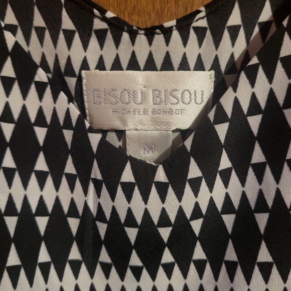 BISOU BISOU Shorts Ruffled Romper with Pockets Black & White Size Medium - Picture 4 of 8